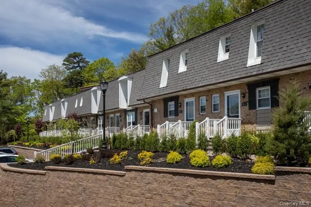 100 Villa D'est Drive Coram NY 11727