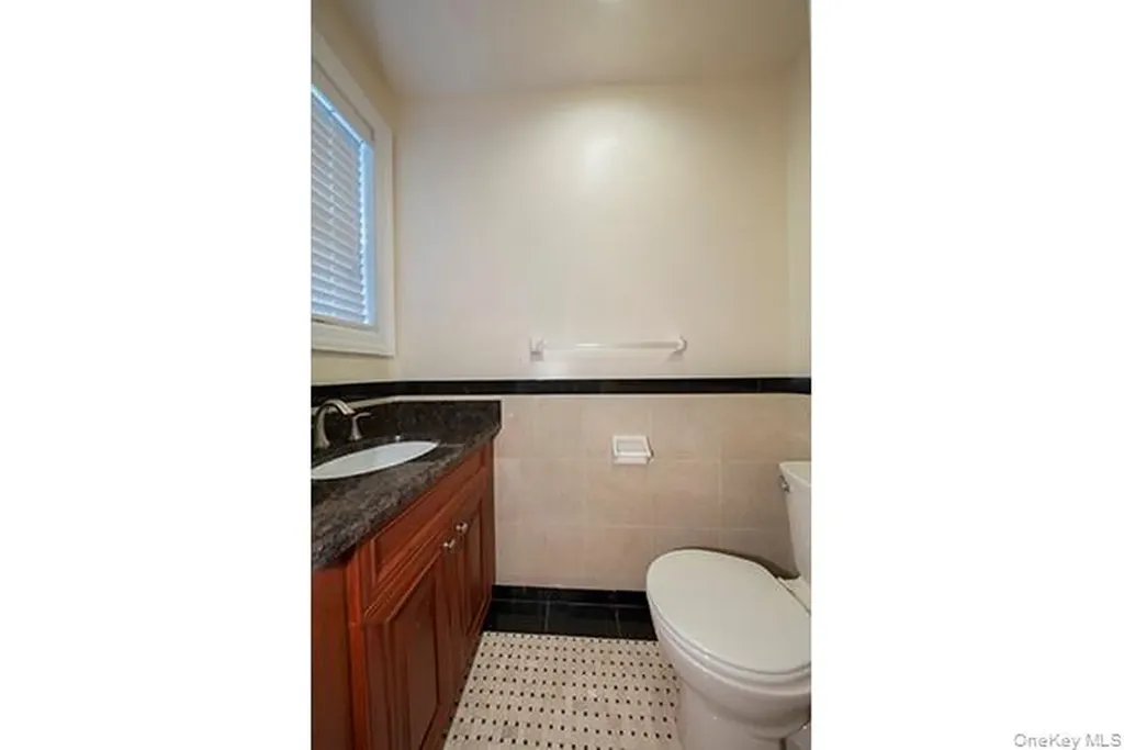 100 Villa D'est Drive Coram NY 11727