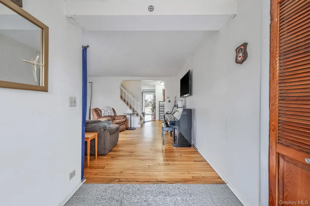 287 Central Avenue Bohemia NY 11716