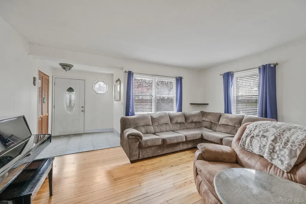 287 Central Avenue Bohemia NY 11716