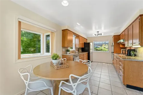 8 Harvard Lane Hastings-on-hudson NY 10706