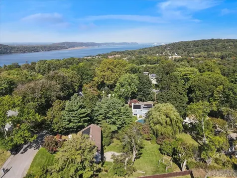 8 Harvard Lane Hastings-on-hudson NY 10706