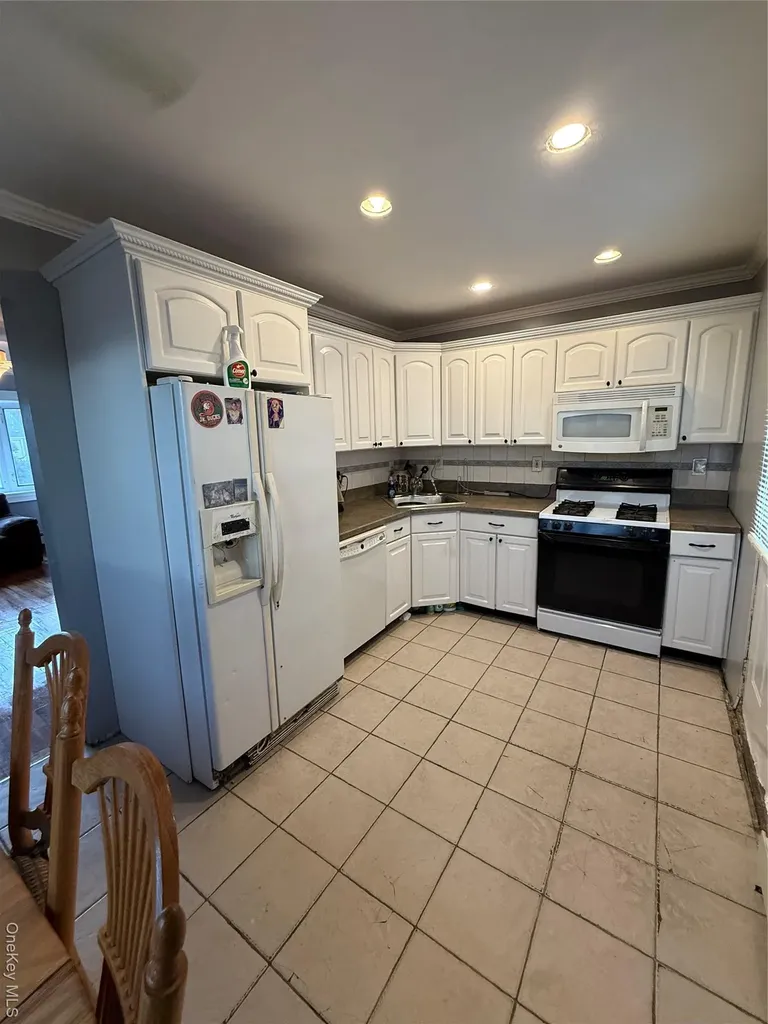 152 Gracie Drive North Babylon NY 11703