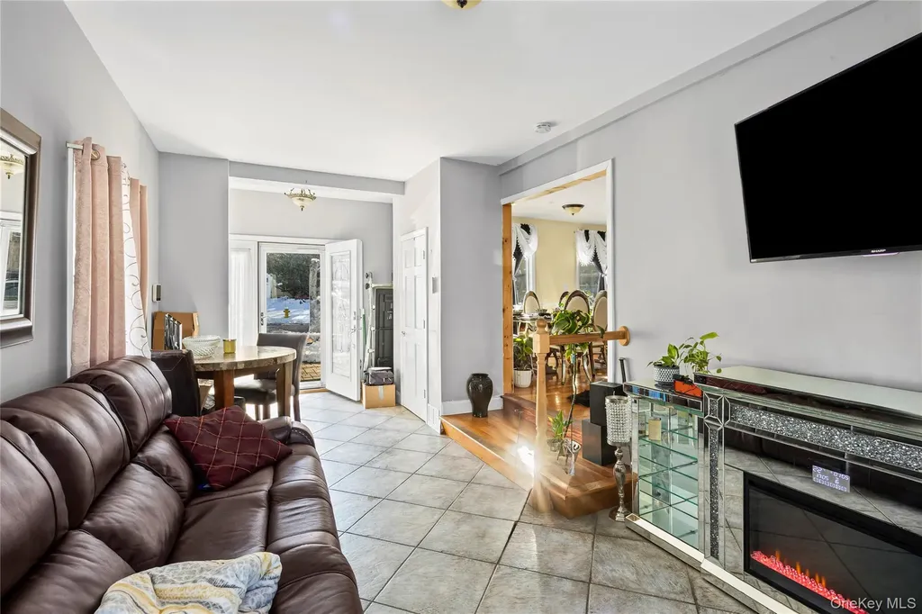 5 Joy Road Selden NY 11784