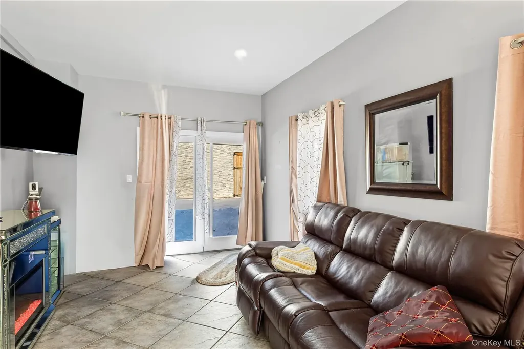 5 Joy Road Selden NY 11784