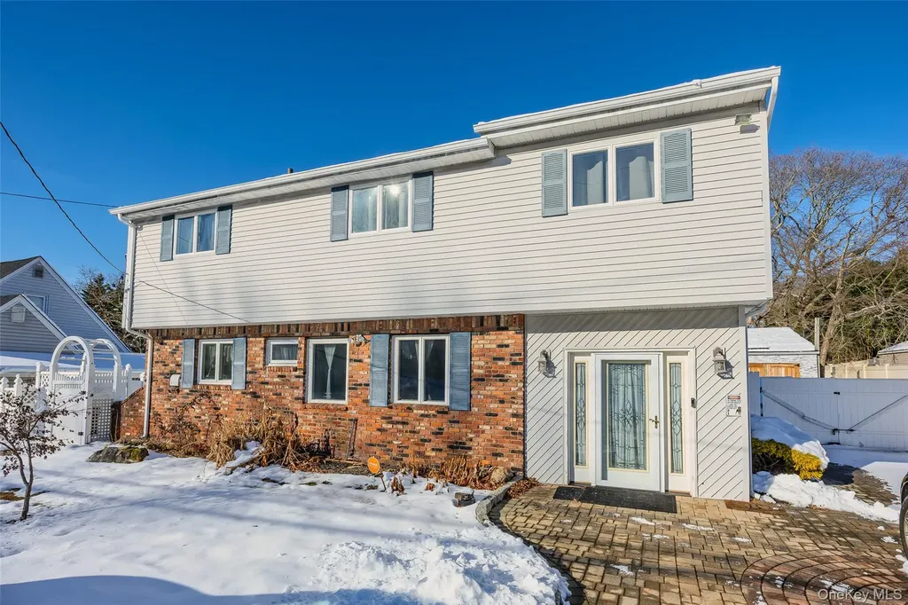 5 Joy Road Selden NY 11784