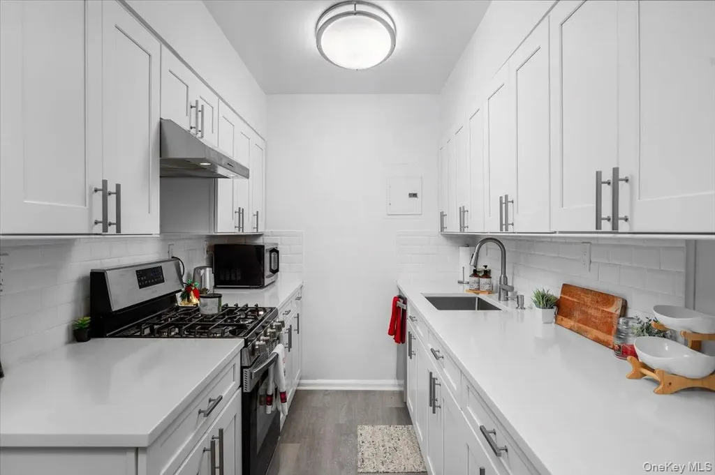 13 Bryant Crescent White Plains NY 10604