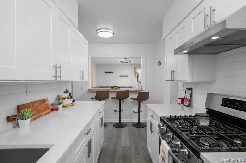 13 Bryant Crescent White Plains NY 10604