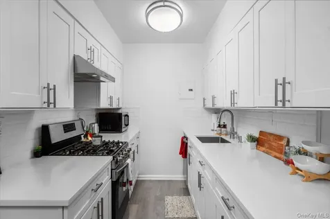 13 Bryant Crescent White Plains NY 10604
