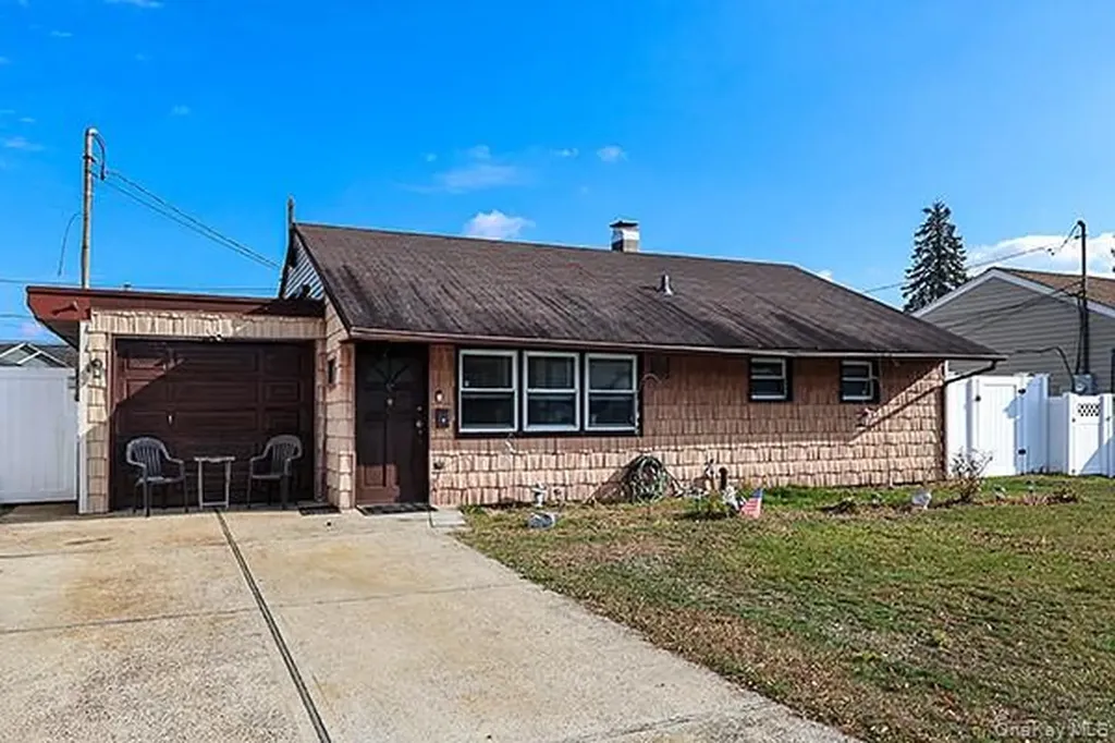 12 E Millpage Drive Bethpage NY 11714