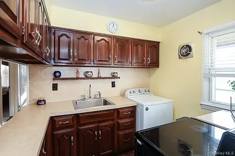 12 E Millpage Drive Bethpage NY 11714