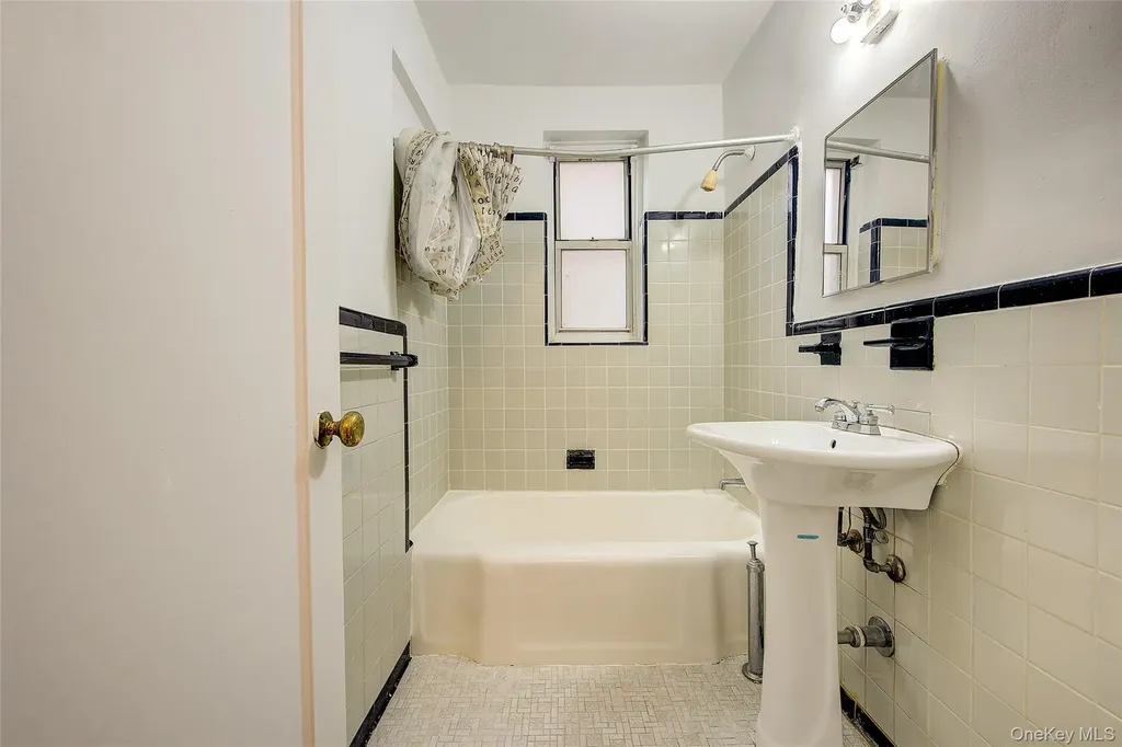 67-12 Yellowstone Boulevard Forest Hills NY 11375