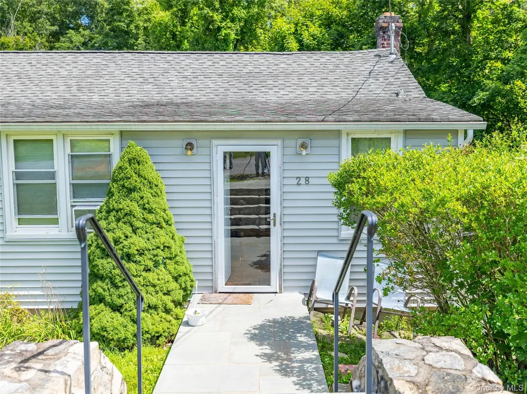 28 Brewster Drive Carmel NY 10512