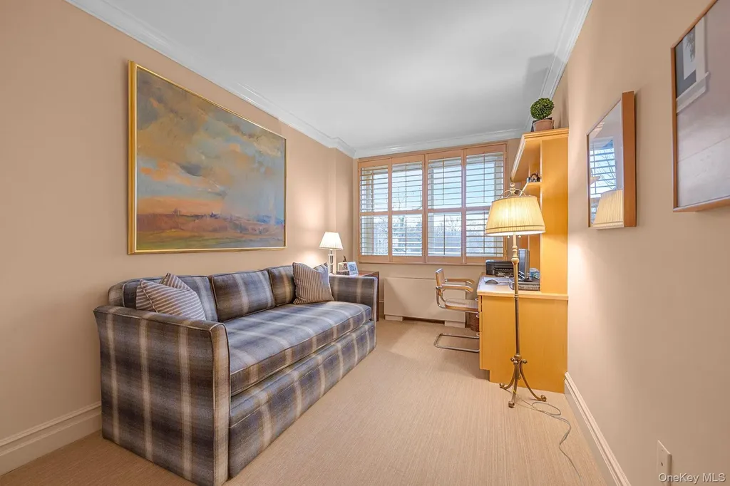 1 Kensington Gate Great Neck NY 11021
