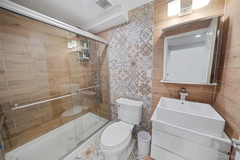 6 Denmark Court Huntington NY 11743