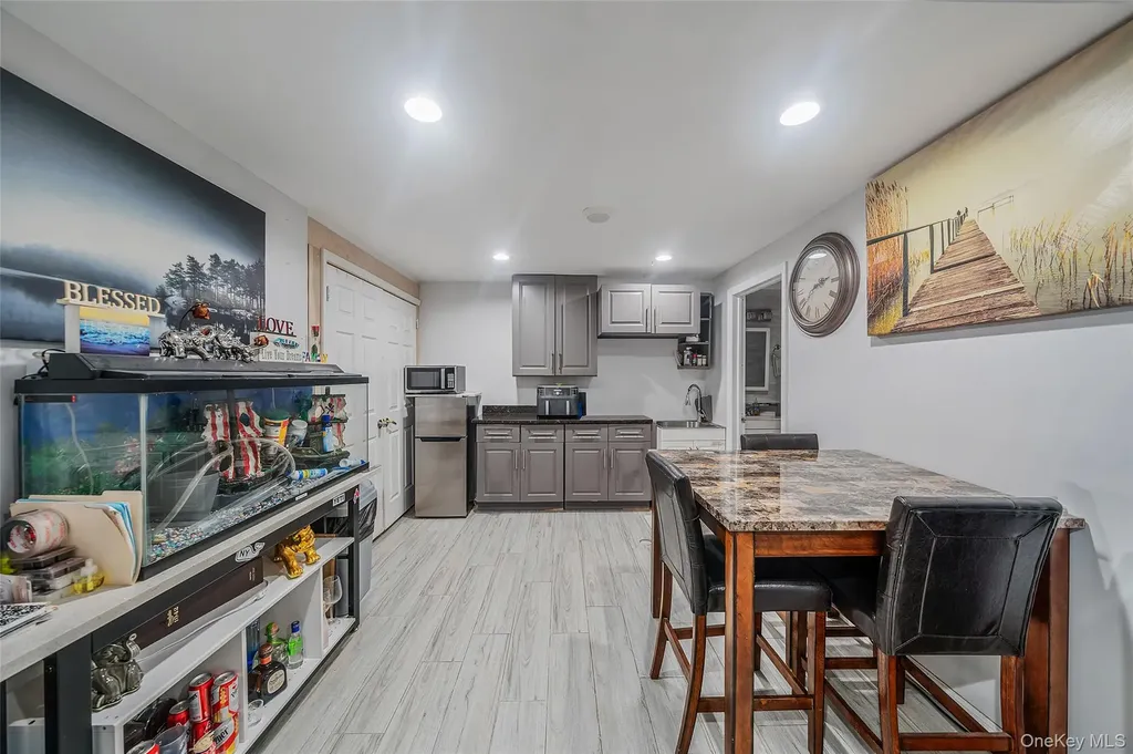 6 Denmark Court Huntington NY 11743
