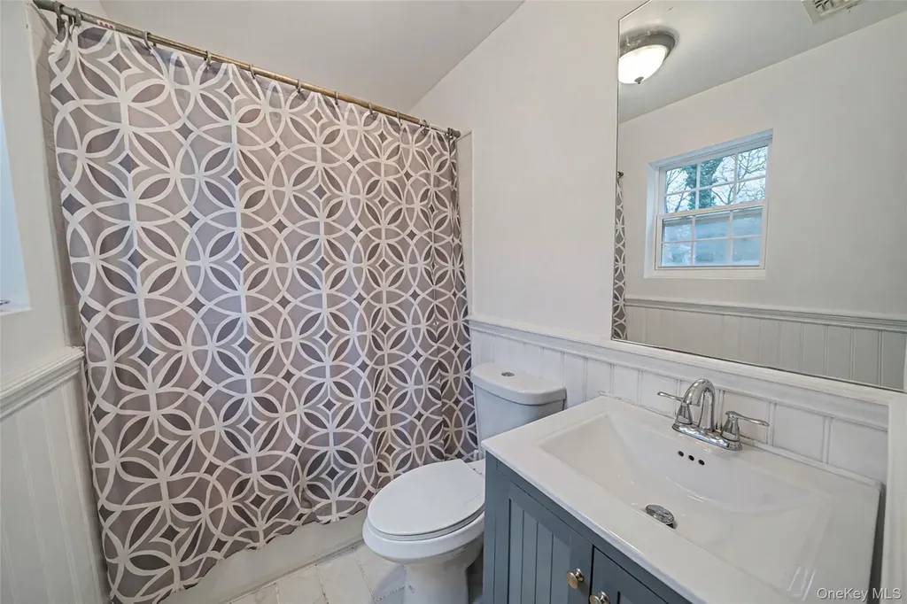 6 Denmark Court Huntington NY 11743