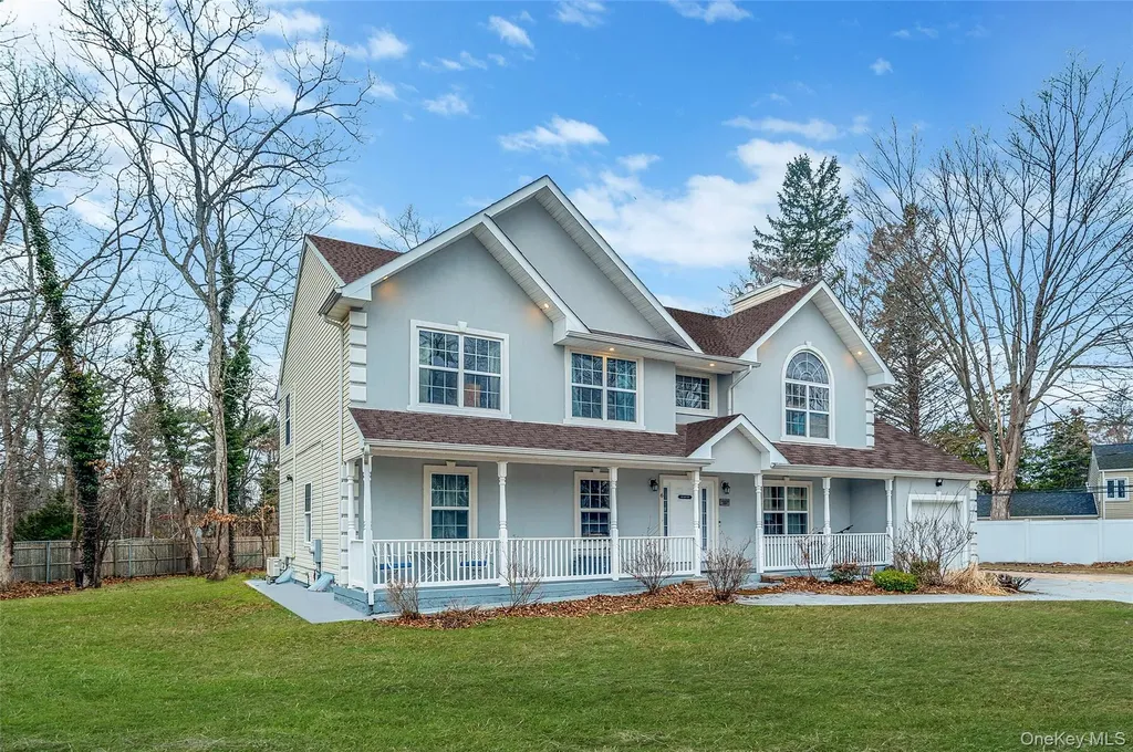 6 Denmark Court Huntington NY 11743
