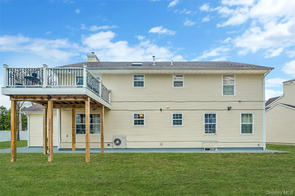 6 Denmark Court Huntington NY 11743