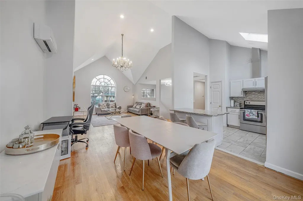 6 Denmark Court Huntington NY 11743