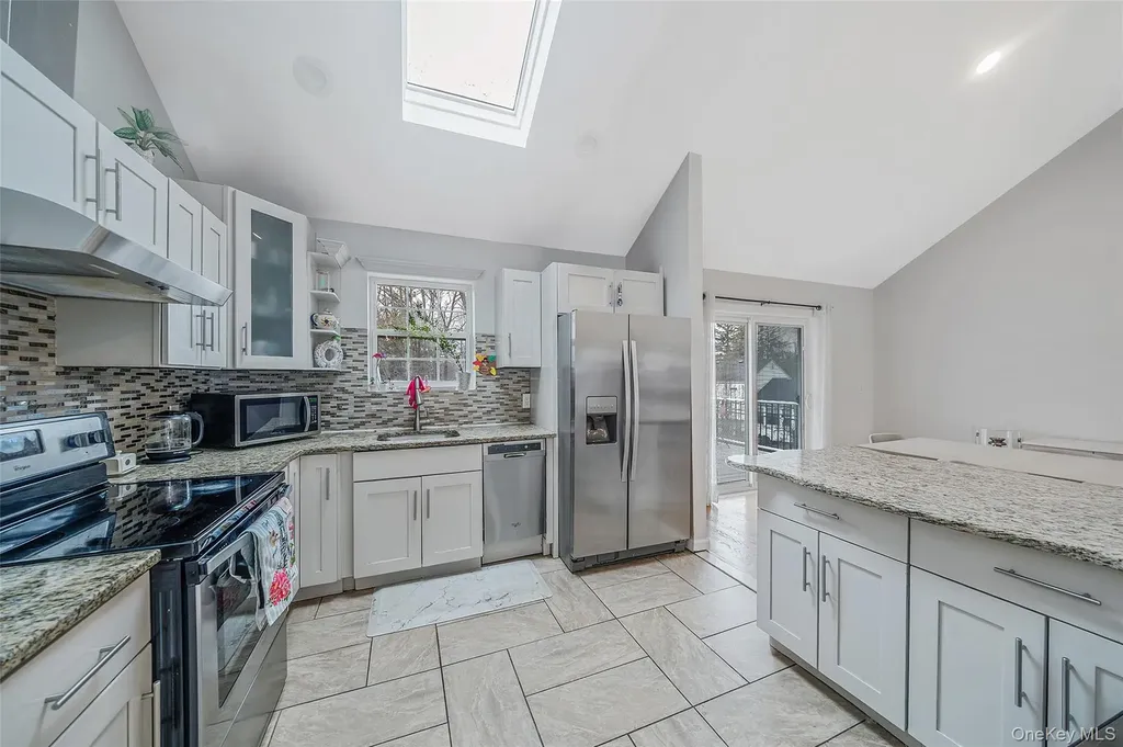 6 Denmark Court Huntington NY 11743