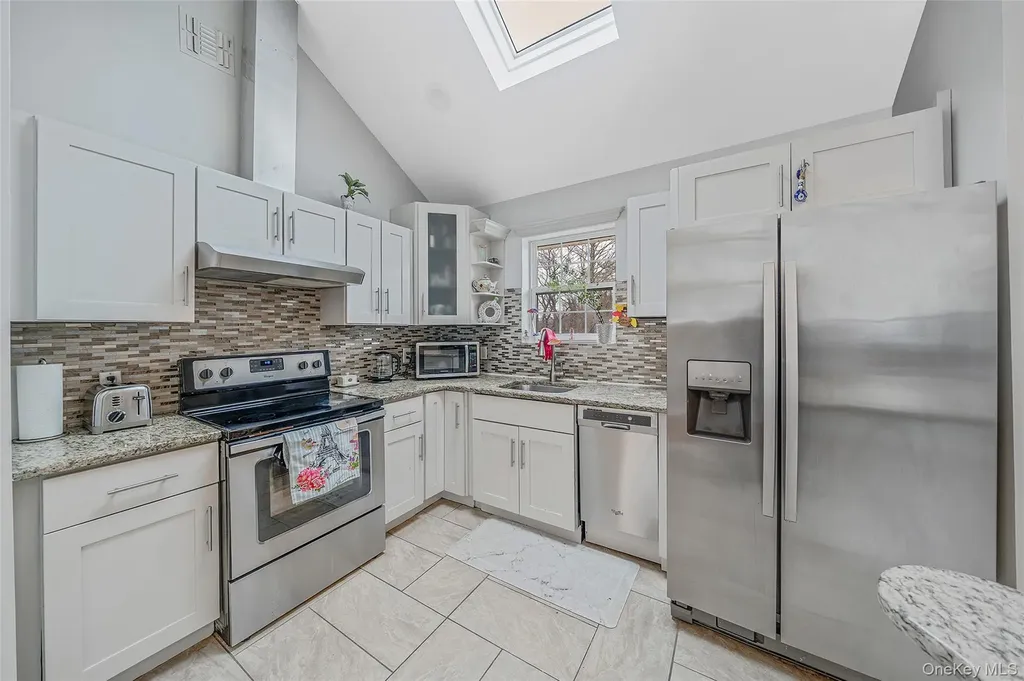 6 Denmark Court Huntington NY 11743
