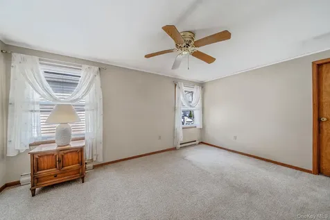 191 Village Circle W Manorville NY 11949
