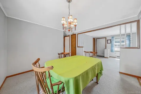 191 Village Circle W Manorville NY 11949