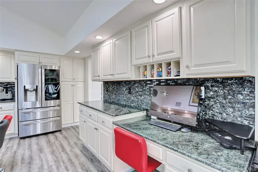 42 Cragmere Road Airmont NY 10901