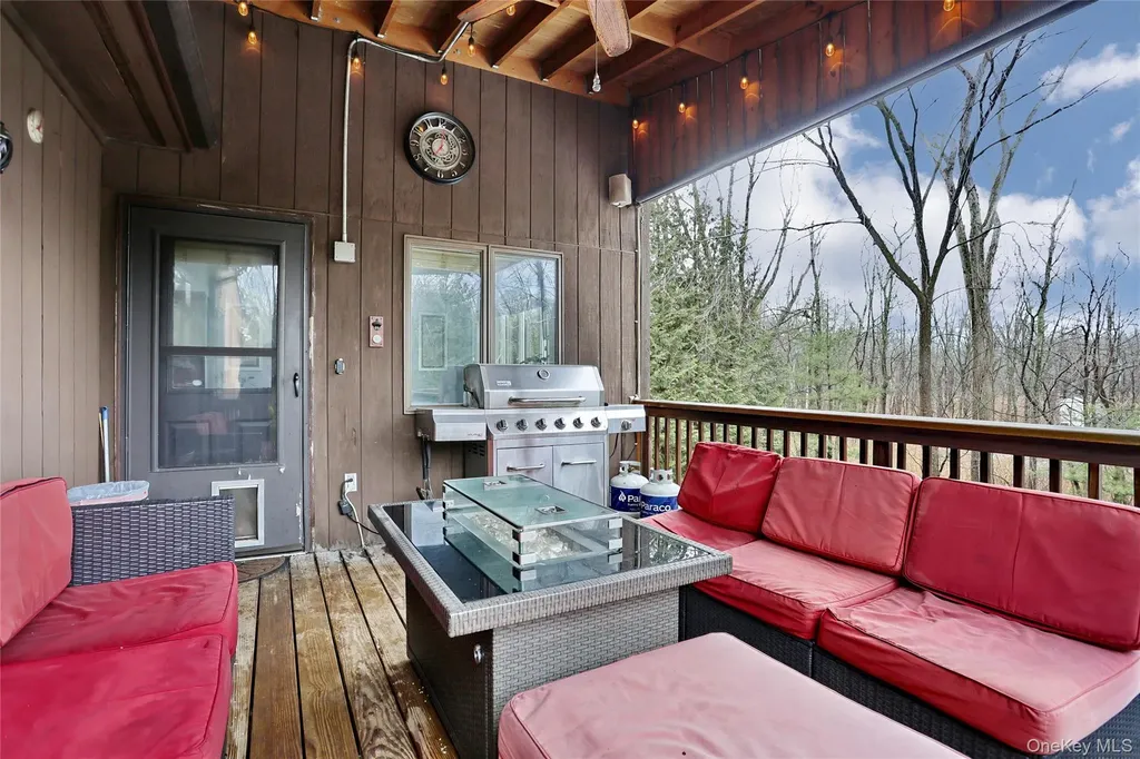 42 Cragmere Road Airmont NY 10901