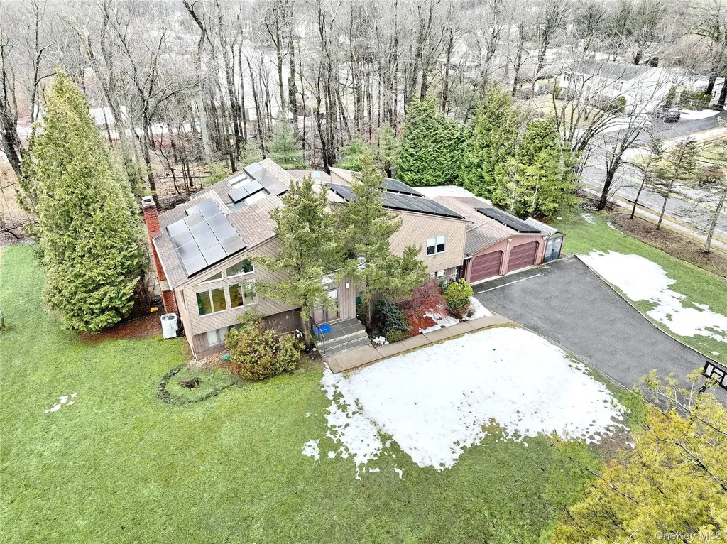 42 Cragmere Road Airmont NY 10901
