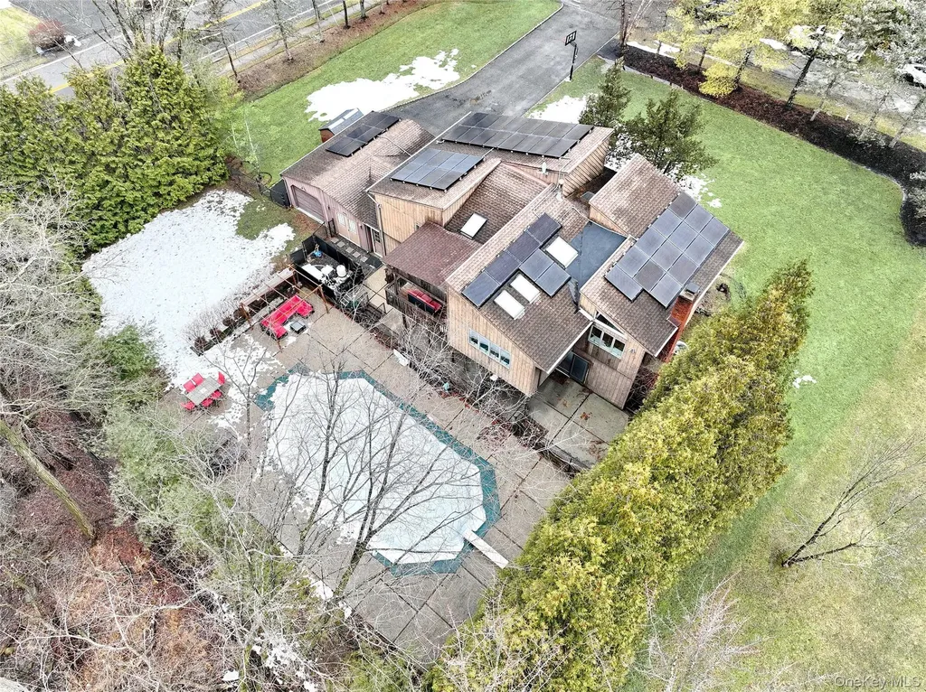 42 Cragmere Road Airmont NY 10901