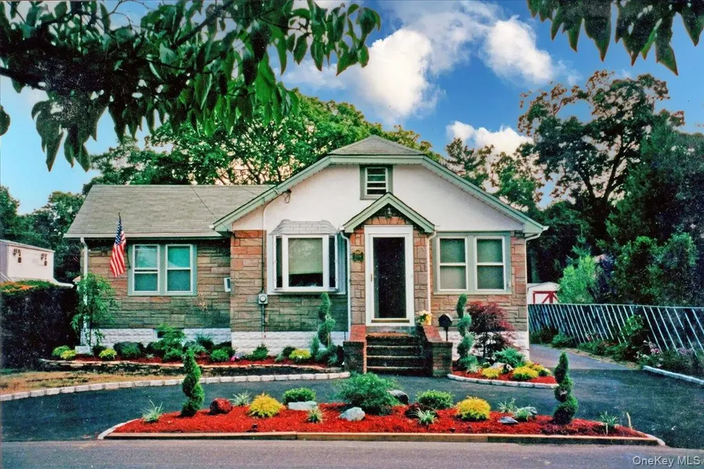 2016 Abbot Avenue Merrick NY 11566