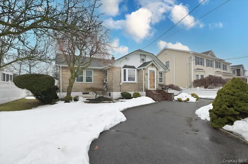 2016 Abbot Avenue Merrick NY 11566