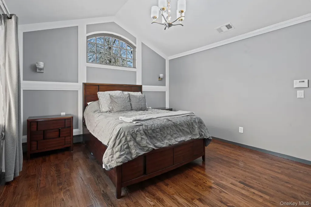 25 Cliff Road W Wading River NY 11792