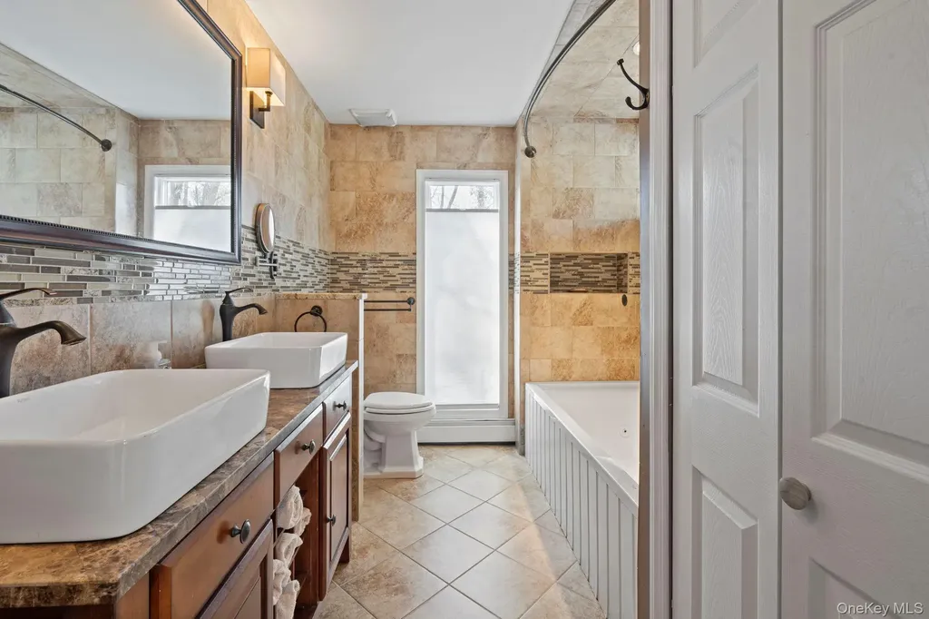 25 Cliff Road W Wading River NY 11792