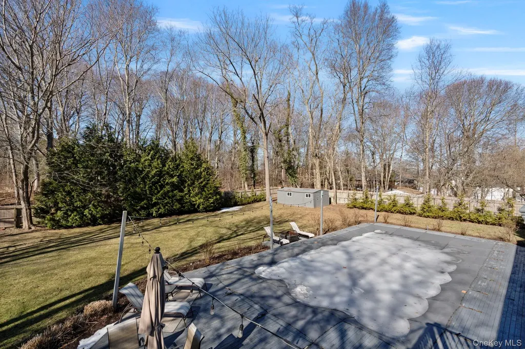 25 Cliff Road W Wading River NY 11792