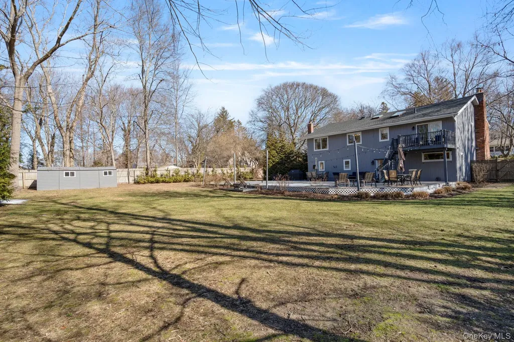 25 Cliff Road W Wading River NY 11792