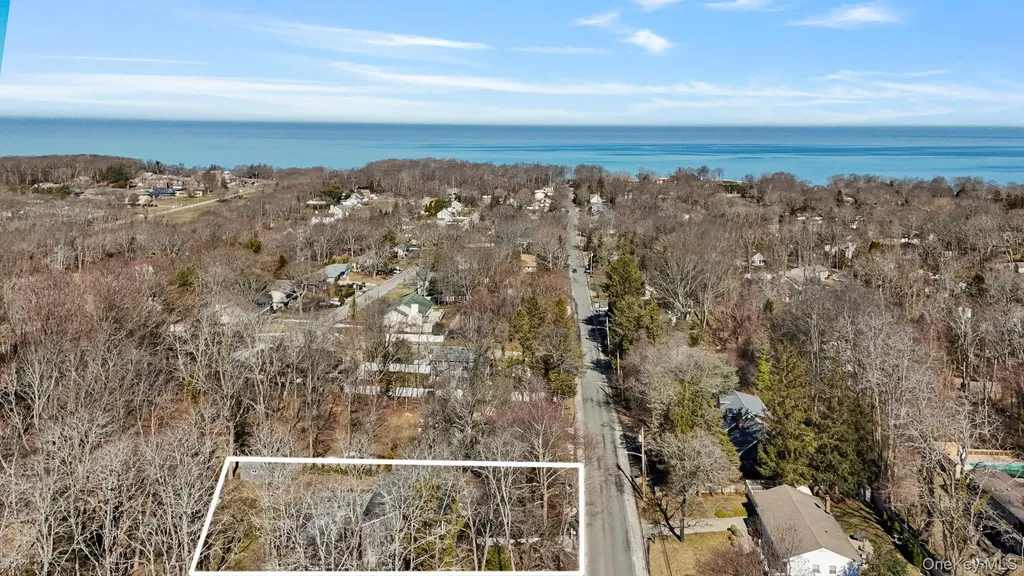 25 Cliff Road W Wading River NY 11792