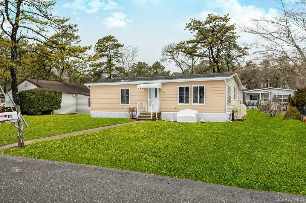 525 Riverleigh Avenue Riverhead NY 11901