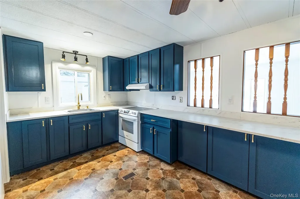 525 Riverleigh Avenue Riverhead NY 11901