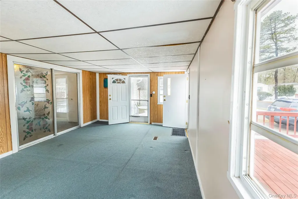 525 Riverleigh Avenue Riverhead NY 11901