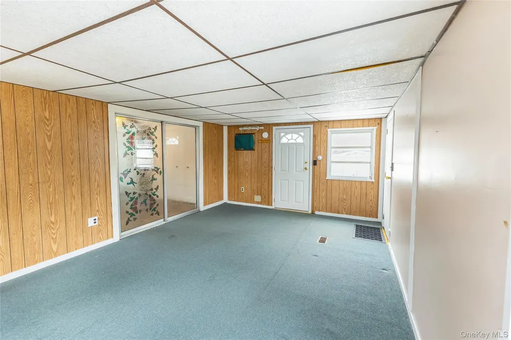 525 Riverleigh Avenue Riverhead NY 11901