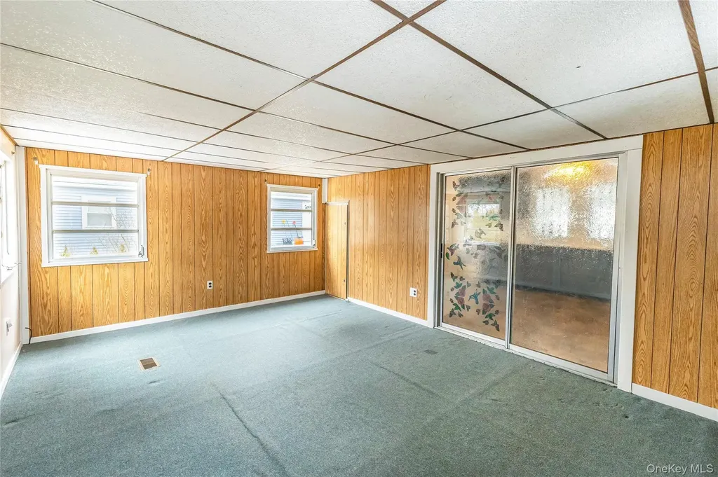 525 Riverleigh Avenue Riverhead NY 11901
