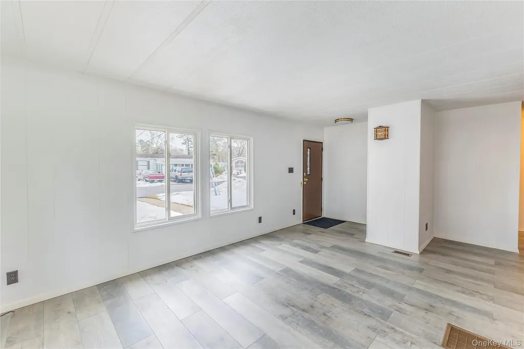 525 Riverleigh Avenue Riverhead NY 11901