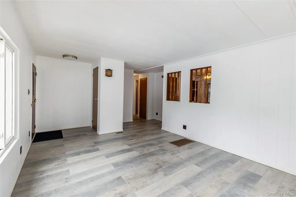 525 Riverleigh Avenue Riverhead NY 11901