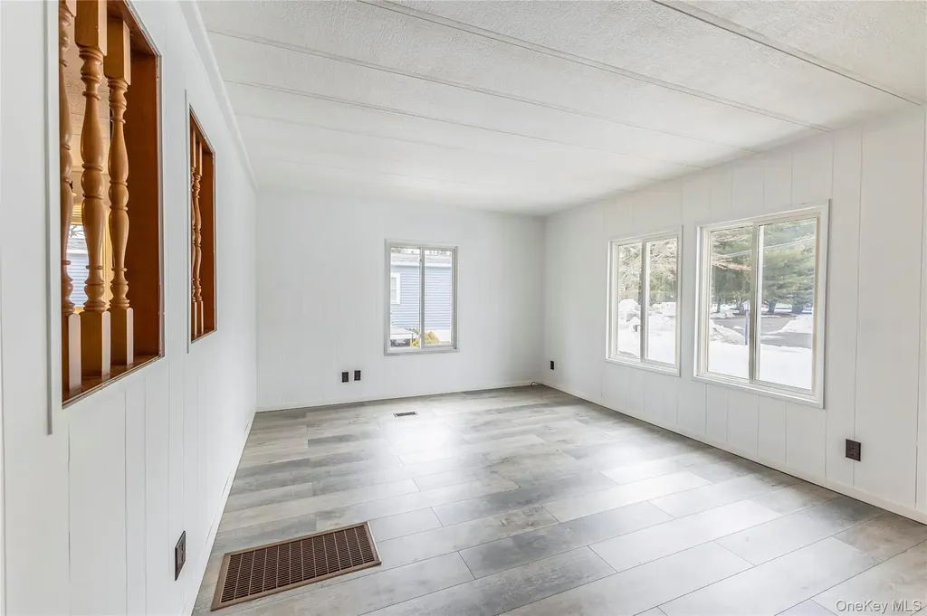 525 Riverleigh Avenue Riverhead NY 11901