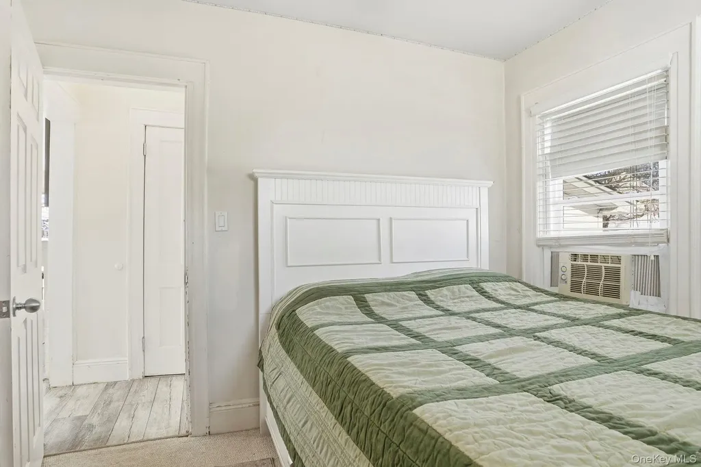 59 Homecrest Court Oceanside NY 11572