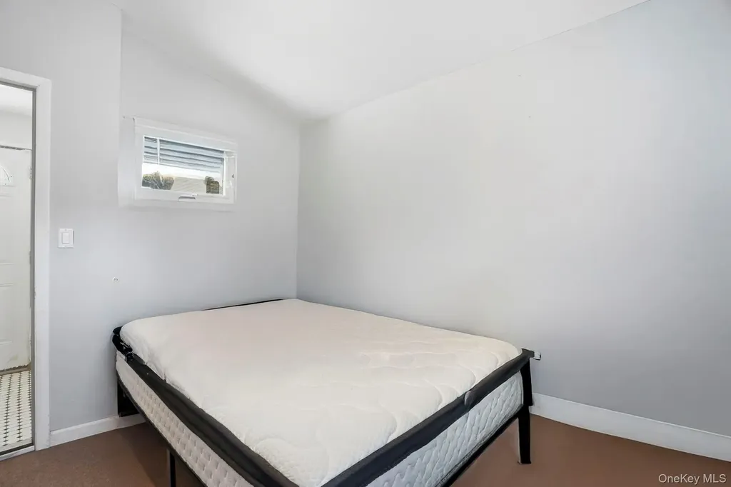 59 Homecrest Court Oceanside NY 11572