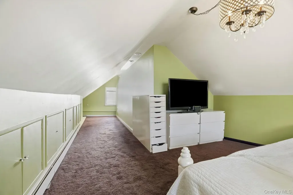 59 Homecrest Court Oceanside NY 11572
